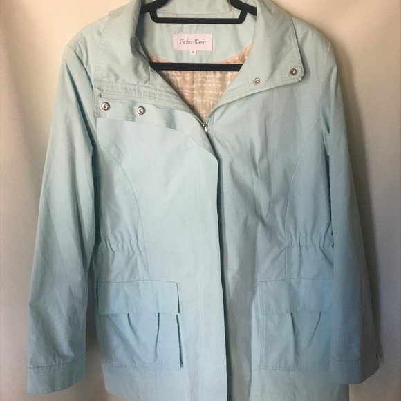 Calvin Klein - Picture 5 of 9